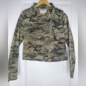 QED London Camo Print Jacket - Size UK 12 / EU 40